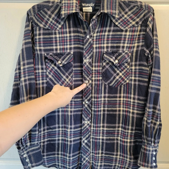 Vintage Wrangler Western Fit Long Sleeve Plaid Pearl Snap Button Flannel Shirt - Picture 4 of 6